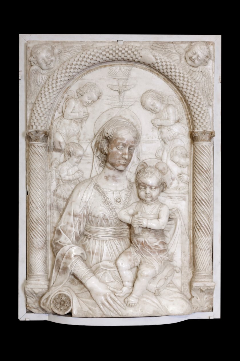 Madonna met kind en engelen, ca. 1460 door Master of the Marble Madonnas