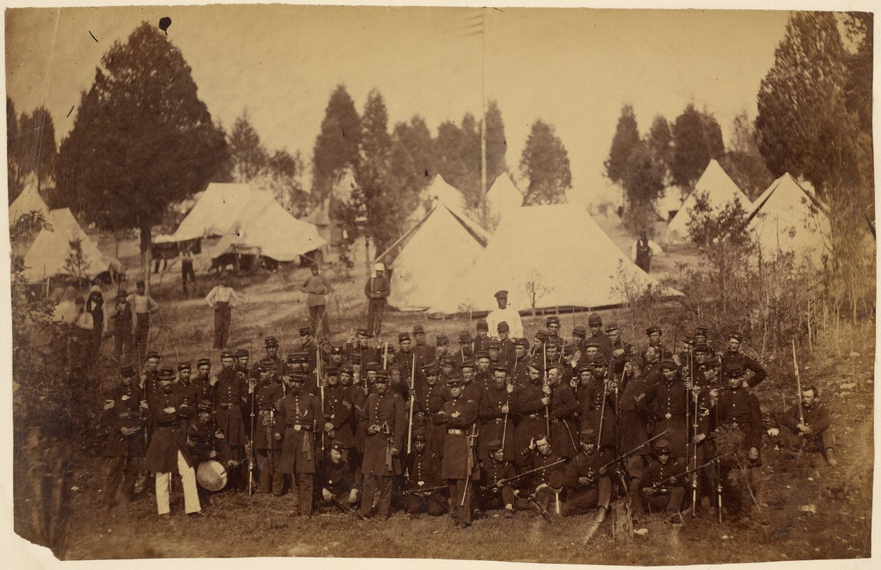 Derde Connecticut-regiment, infanterie, Camp Douglas, 1861/[Unietroepen en kampvolgers] door Mathew B. Brady