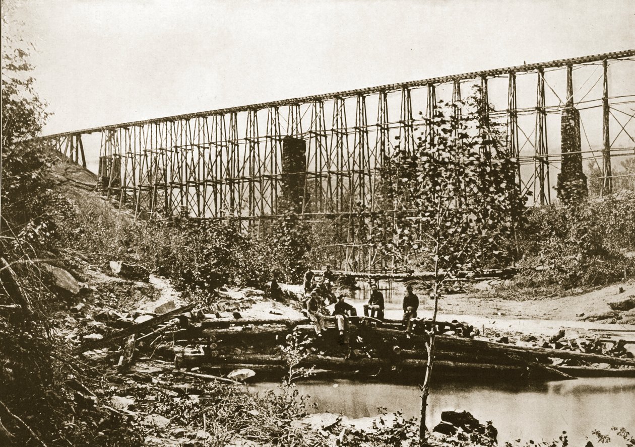 Falling Water Bridge, Nashville en Chattanooga Railroad, 1861-65 door Mathew B. Brady