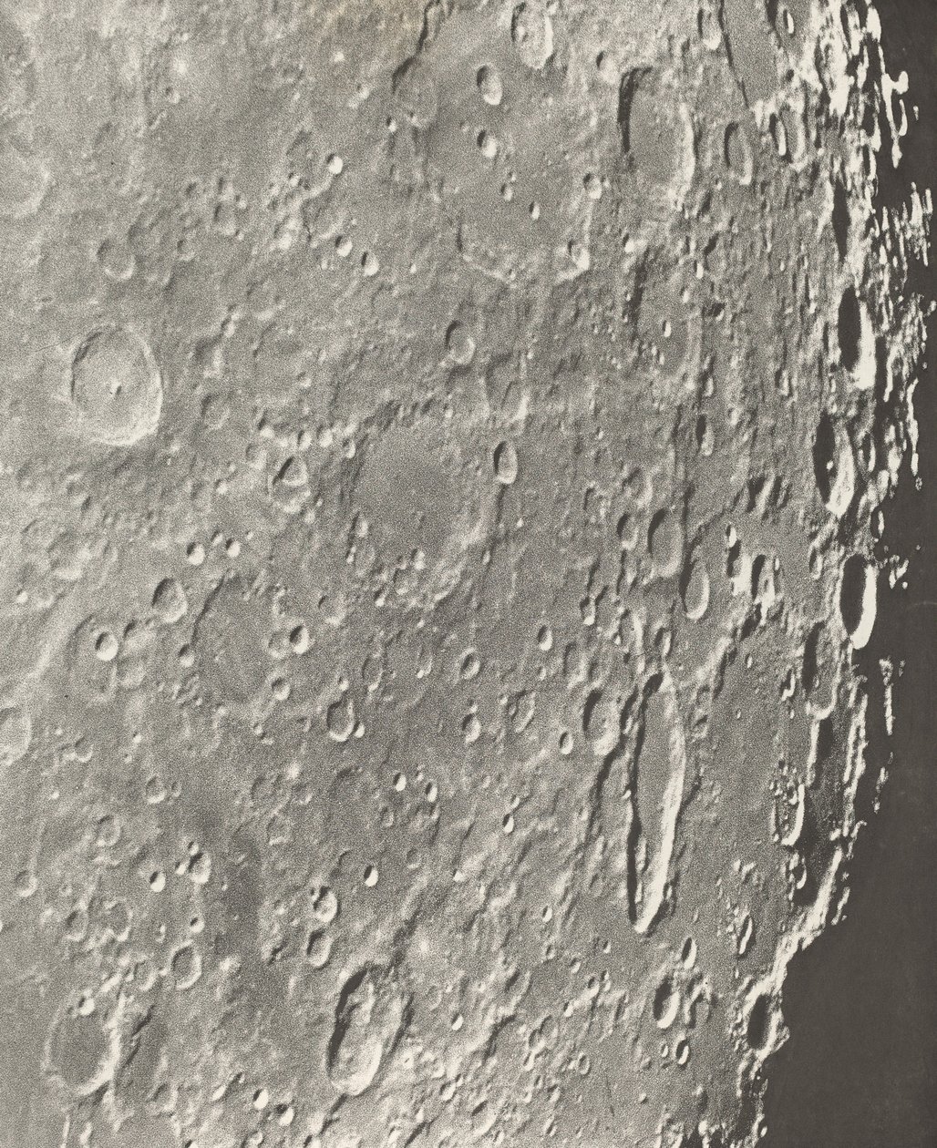 Fotografie van de maan Blancanus - Tycho - Schiller door Maurice Loewy
