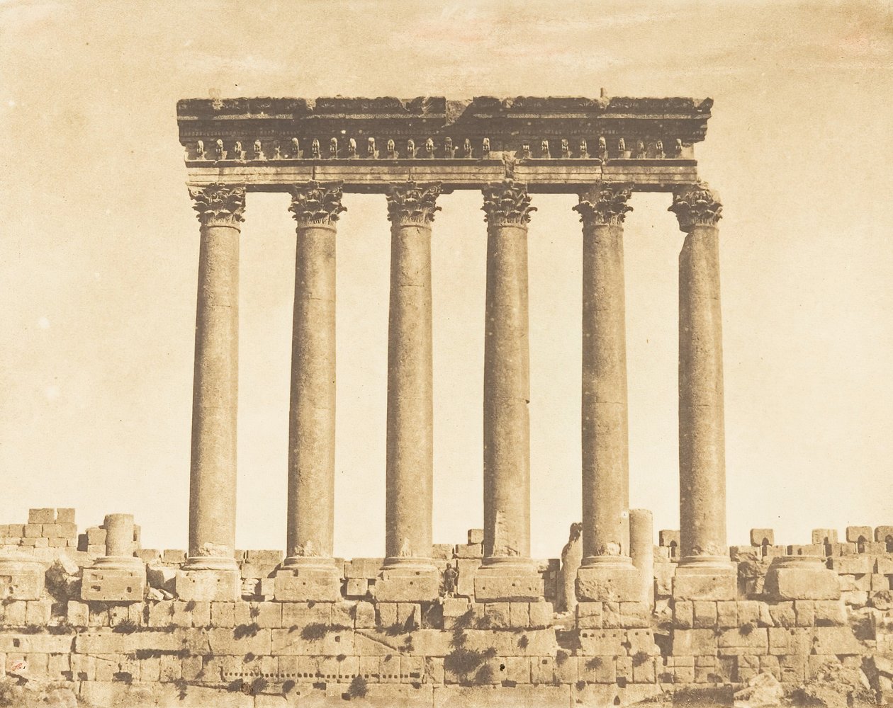 Colonnade van de Zonnetempel, in Baälbek Heliopolis, 15 september 1850 door Maxime Du Camp