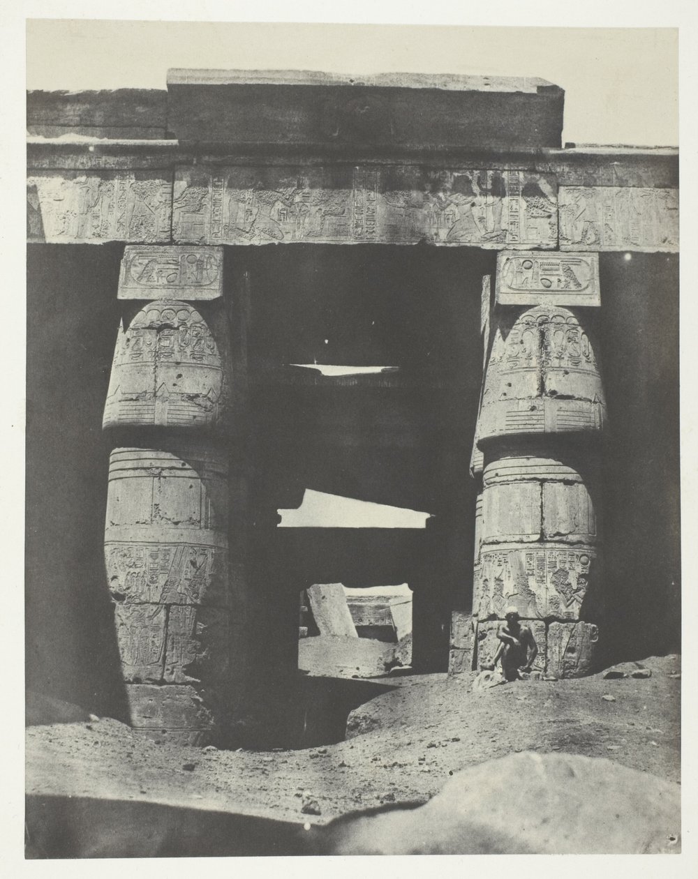 Karnak, Portiek van de Tempel van Khons; Thebe door Maxime Du Camp