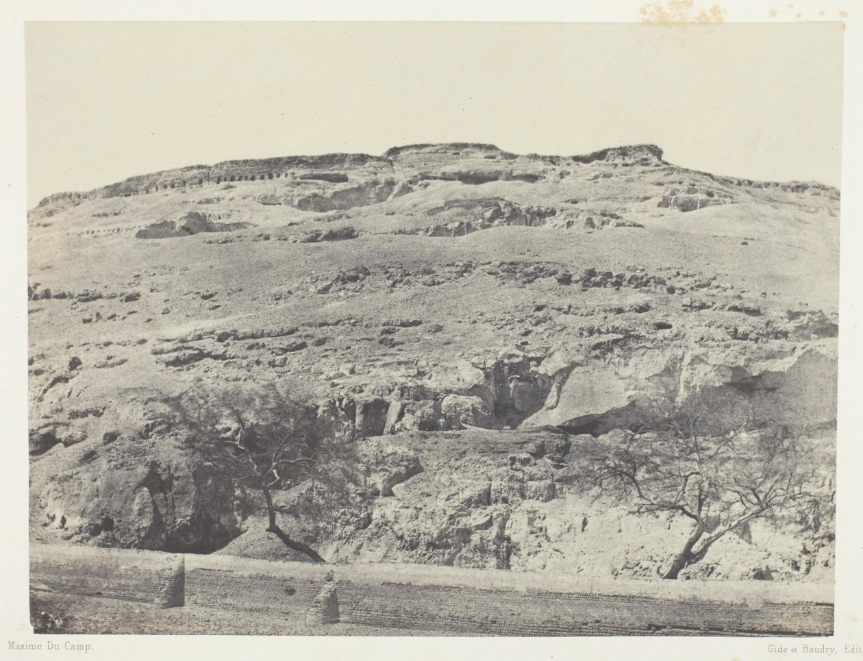Necropolis van het oude Lycopolis, Boven-Egypte, plaat 12 uit het album "Egypte, Nubie, Palestina en Syrie" (1852) door Maxime Du Camp