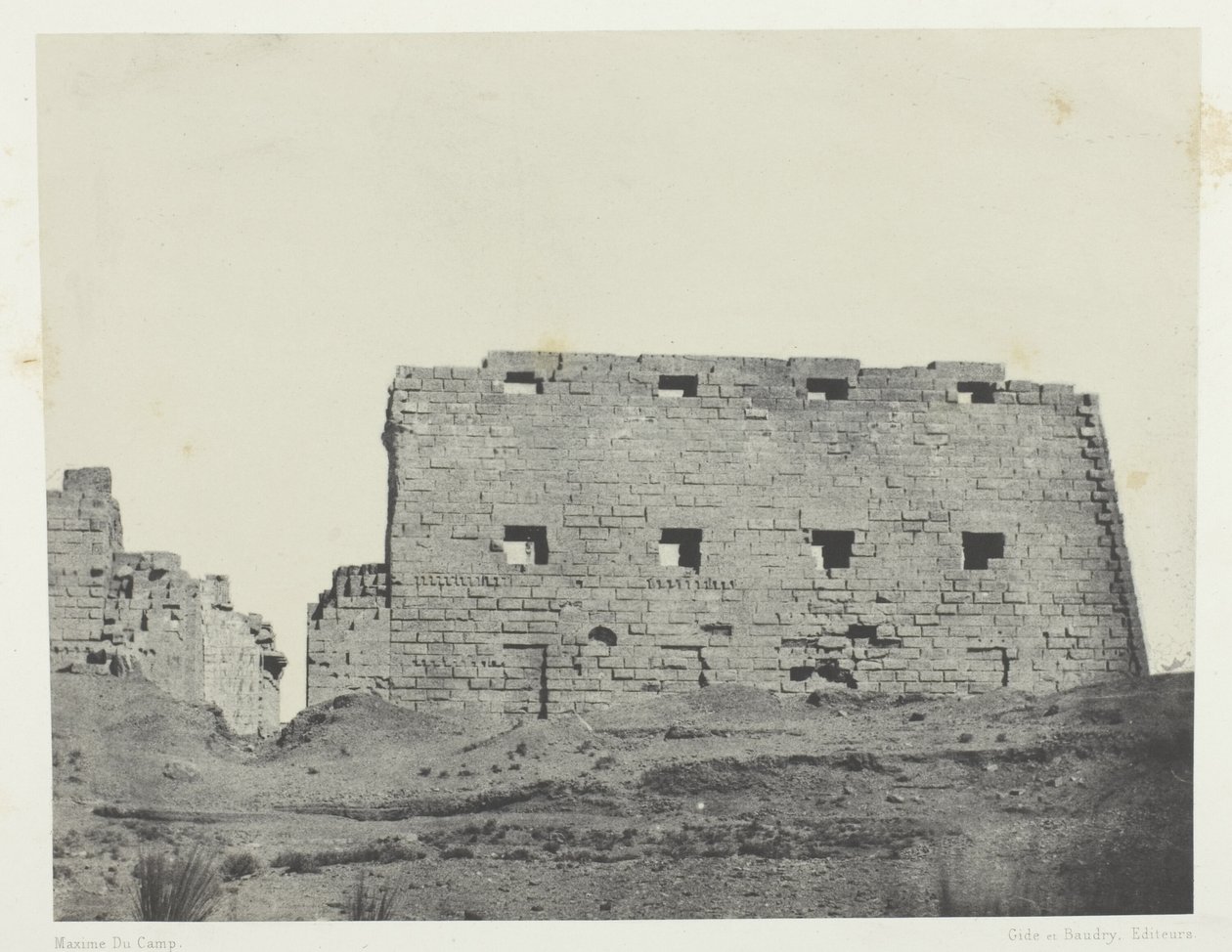 Paleis van Karnak, Grote Pylonen van Zuidwest; Thebe door Maxime Du Camp