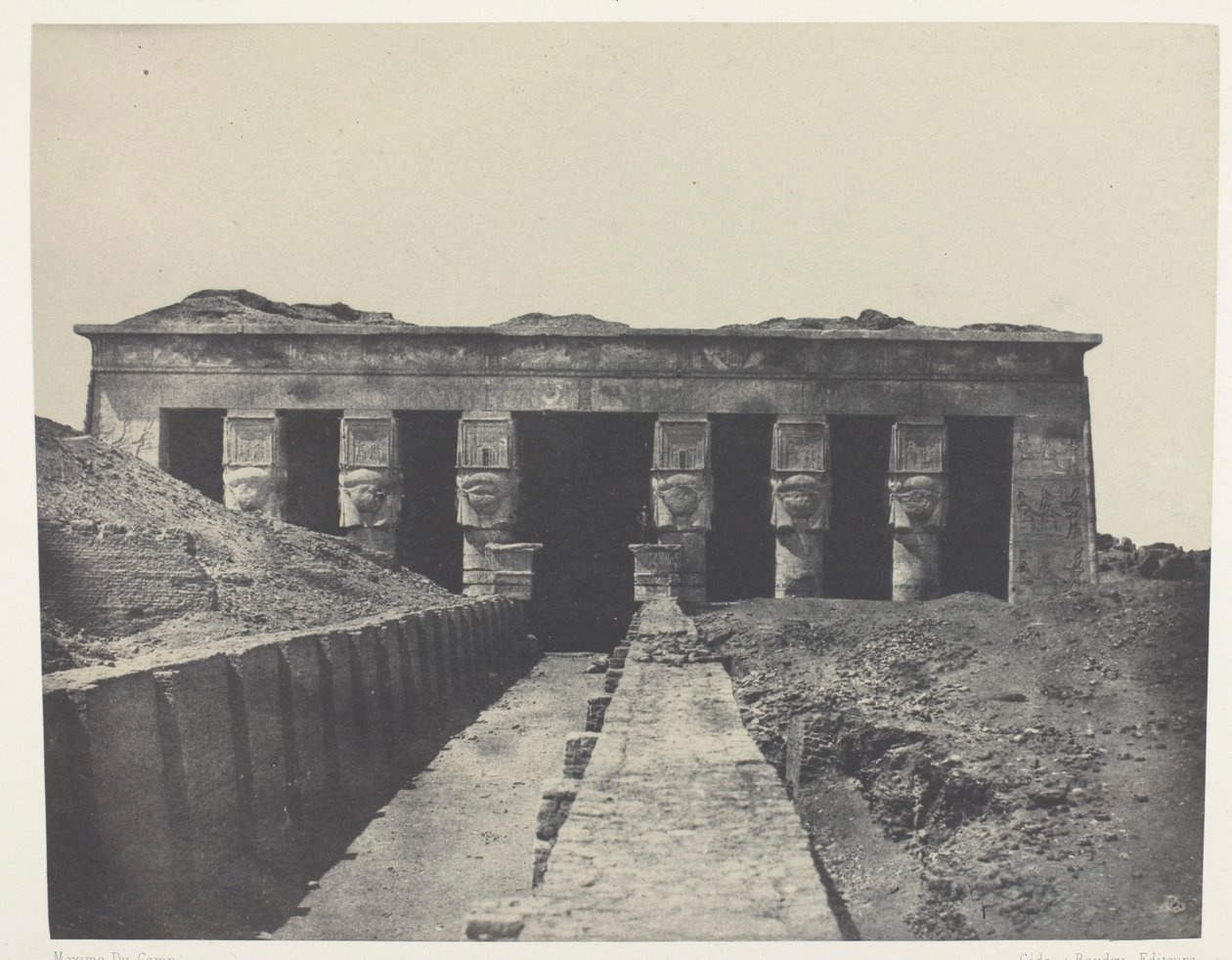 Algemeen Uitzicht, Grote Tempel van Dendera (Teutyres), Opper-Egypte door Maxime Du Camp