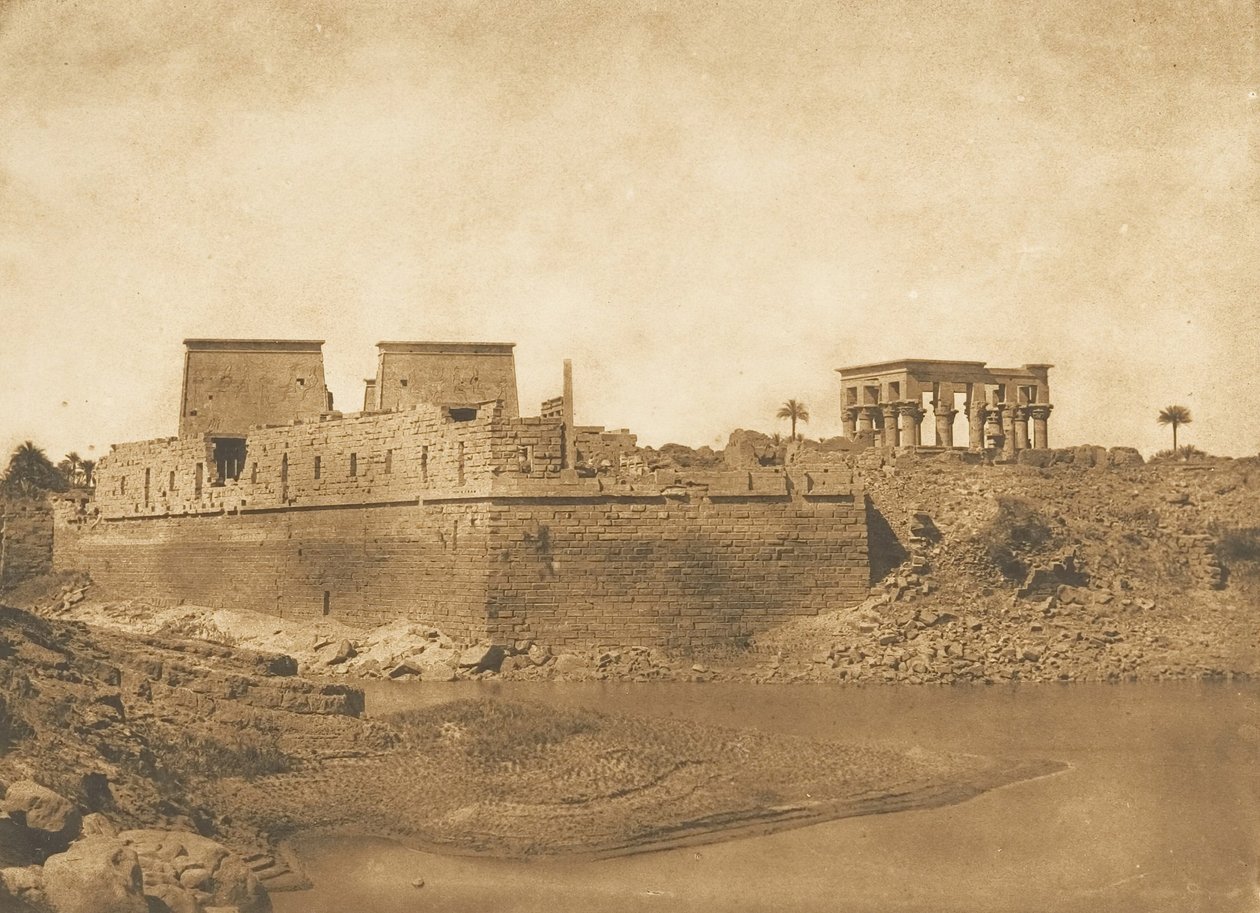 Algemeen uitzicht op het eiland Philae, genomen vanaf de zuidpunt van het eiland Begueh, 1849-50 door Maxime Du Camp