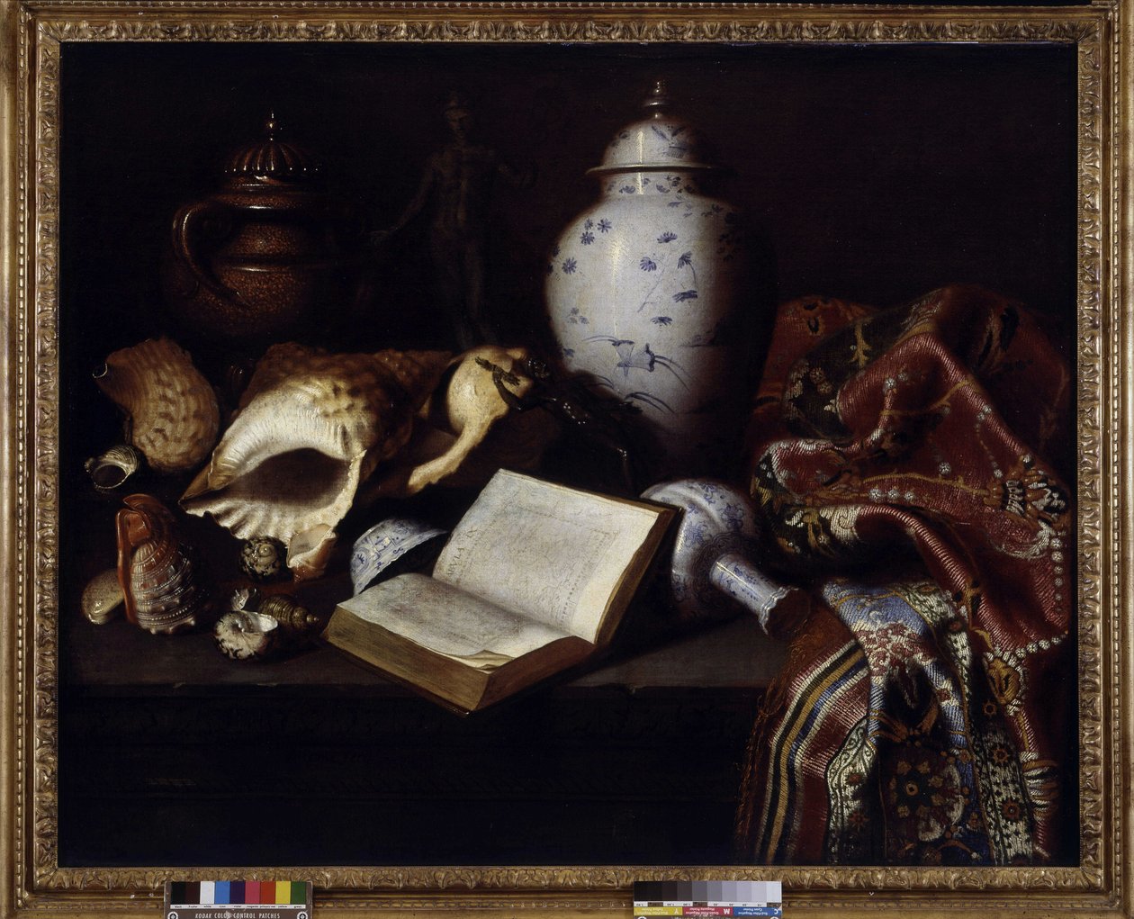 Chinese vazen, schelpen, antieke bronzen, boeken en tapijten door Meiffren (c.1630 1705) Conte