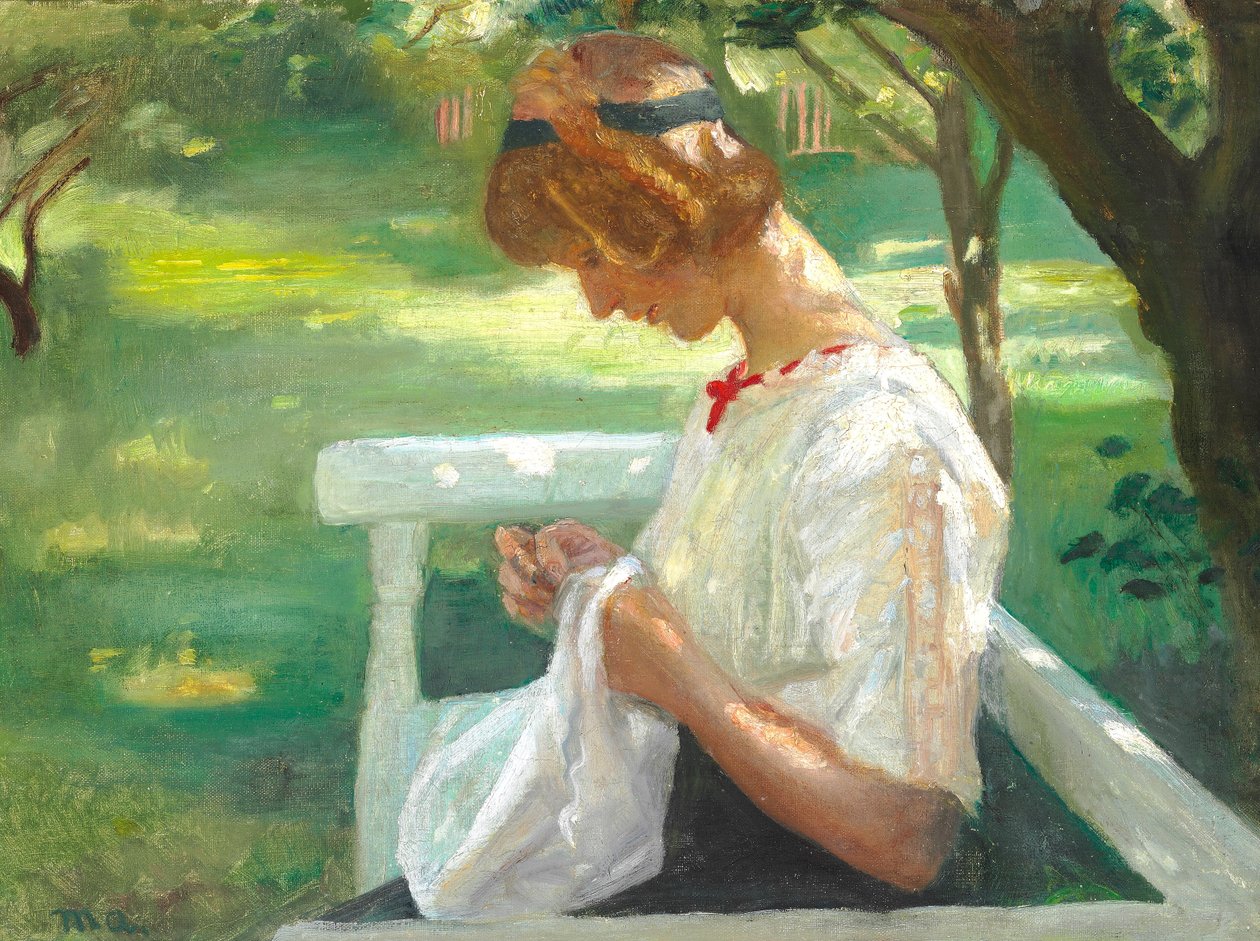 Ella Saxild naait in de tuin op een zomerse dag. door Michael Peter Ancher