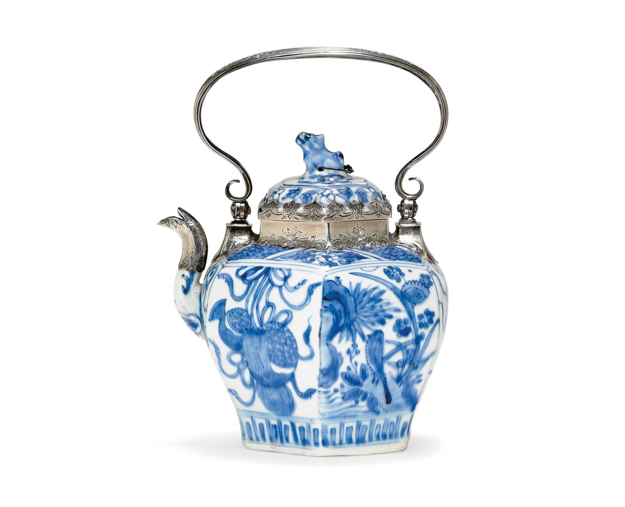 Blauwe en witte theepot en deksel door Ming Dynasty Chinese School