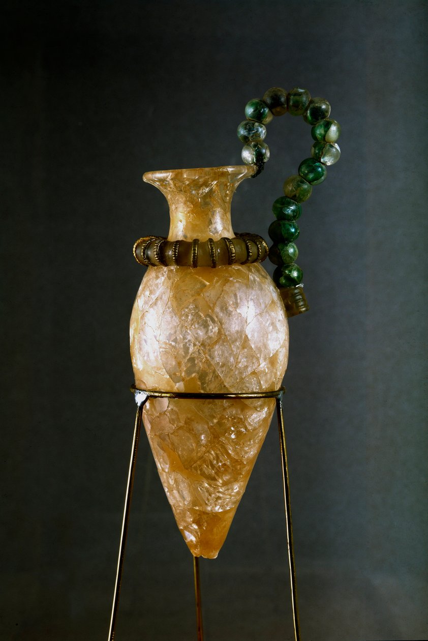 Minoïsche kunst: rhyton van bergkristal en koper uit de schatkamer van het heiligdom van Zakros op Kreta door Minoan