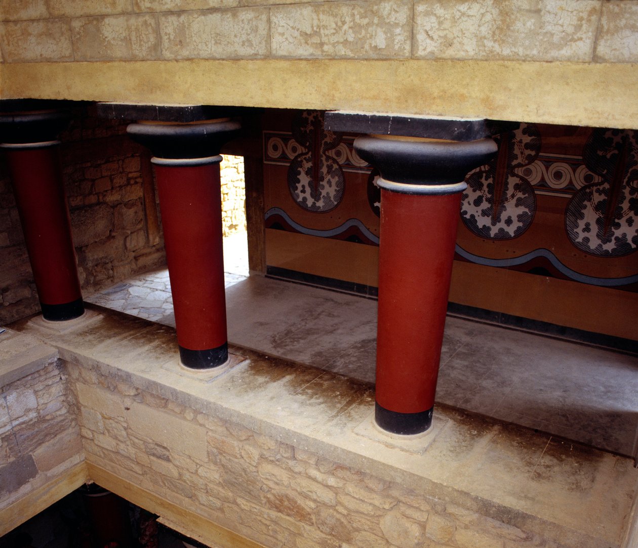 Griekse kunst: de grote trap van het paleis van Knossos, Griekenland. door Minoan