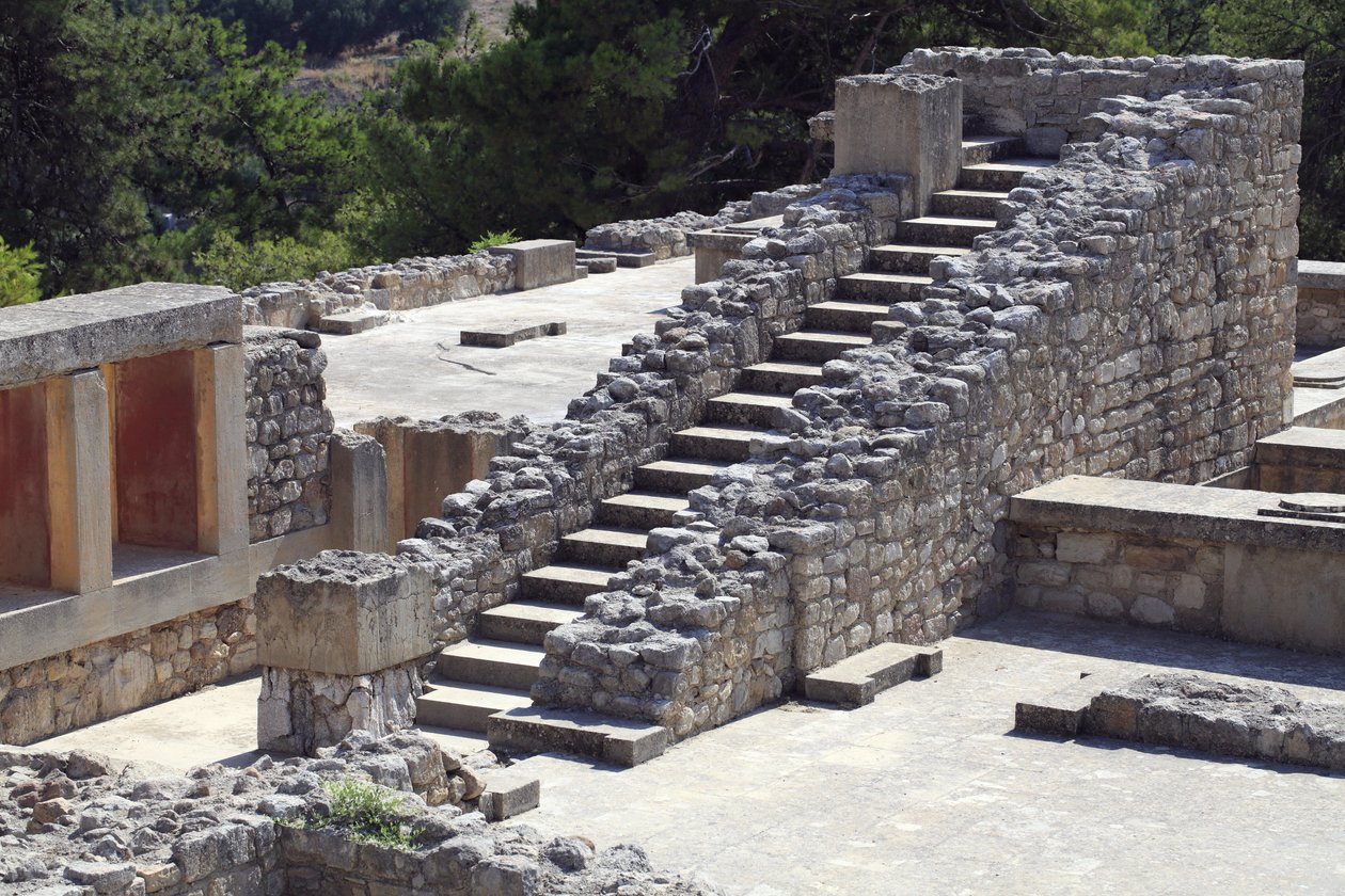 Oostelijk deel van het paleis van koning Minos in Knossos tussen het megaron van de koningin en de centrale binnenplaats. Kreta. 1600-1450 v.Chr. door Minoan