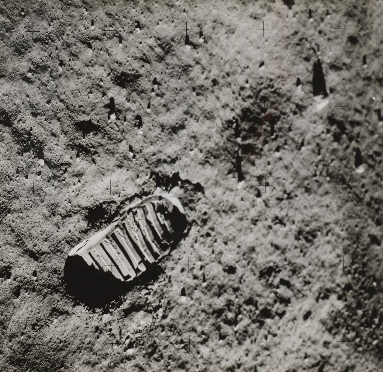 Buzz Aldrins voetafdruk op het oppervlak van de maan, 1969 door NASA Images