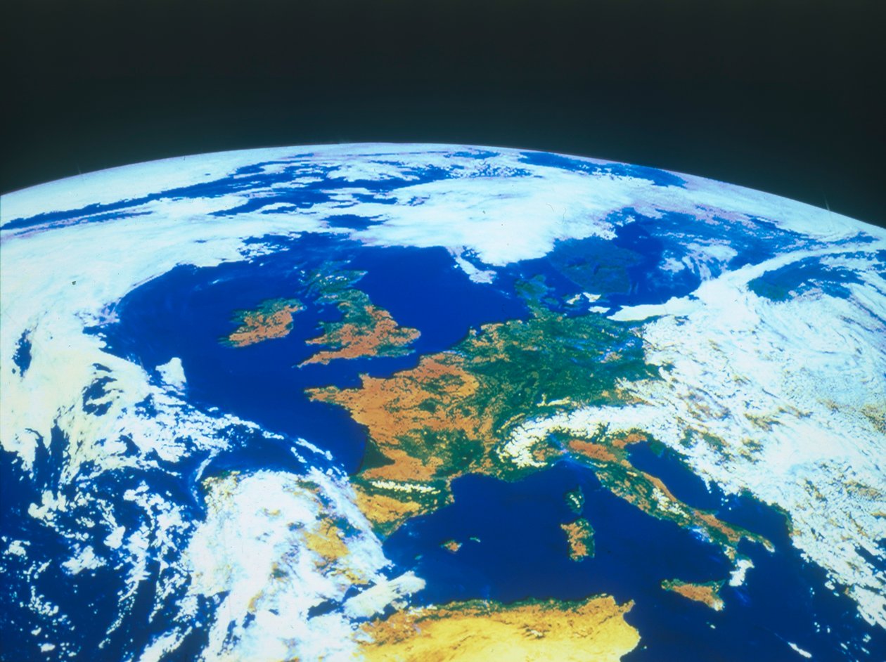 Aarde vanuit de ruimte - Europa gezien vanuit een satelliet, ca. 1980s door NASA Images
