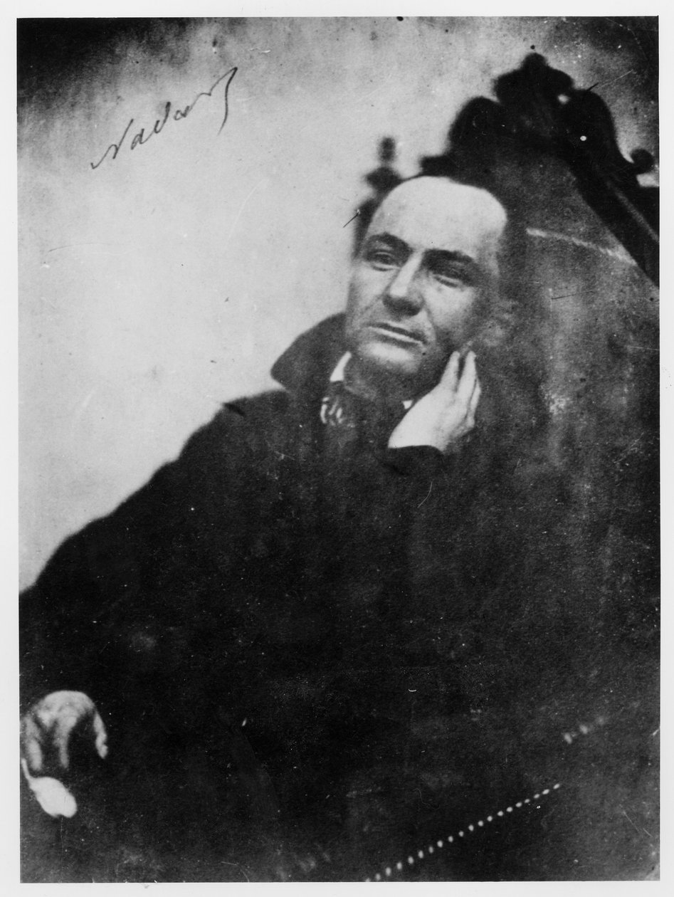 Charles Baudelaire (1821-67) zittend in een Louis XIII fauteuil, 1855 door Nadar