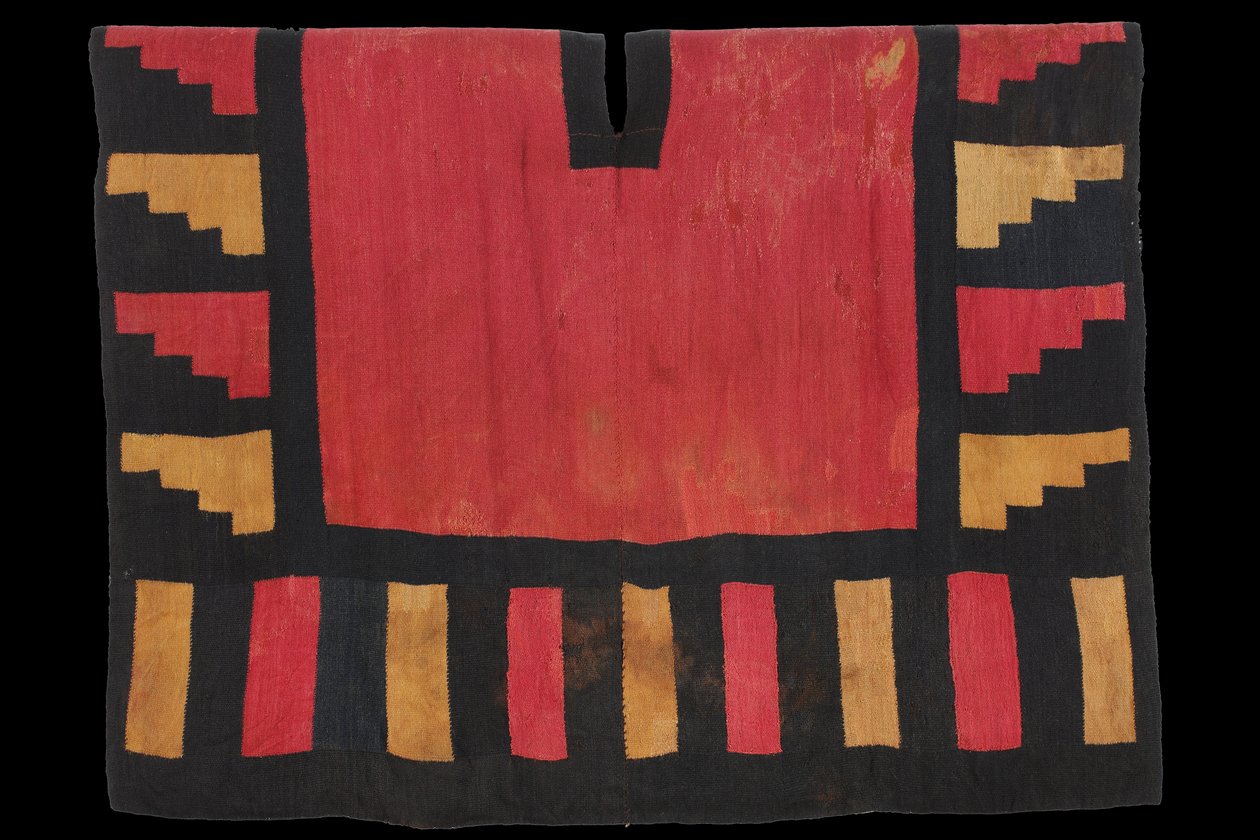 Unku met verspringende en lineaire ontwerpen door Nasca Huari style