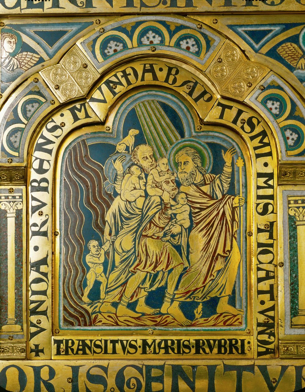 Mozes leidt de kinderen van Israël door de Rode Zee (champsleve-techniek, email op verguld koper) door Nicholas of Verdun