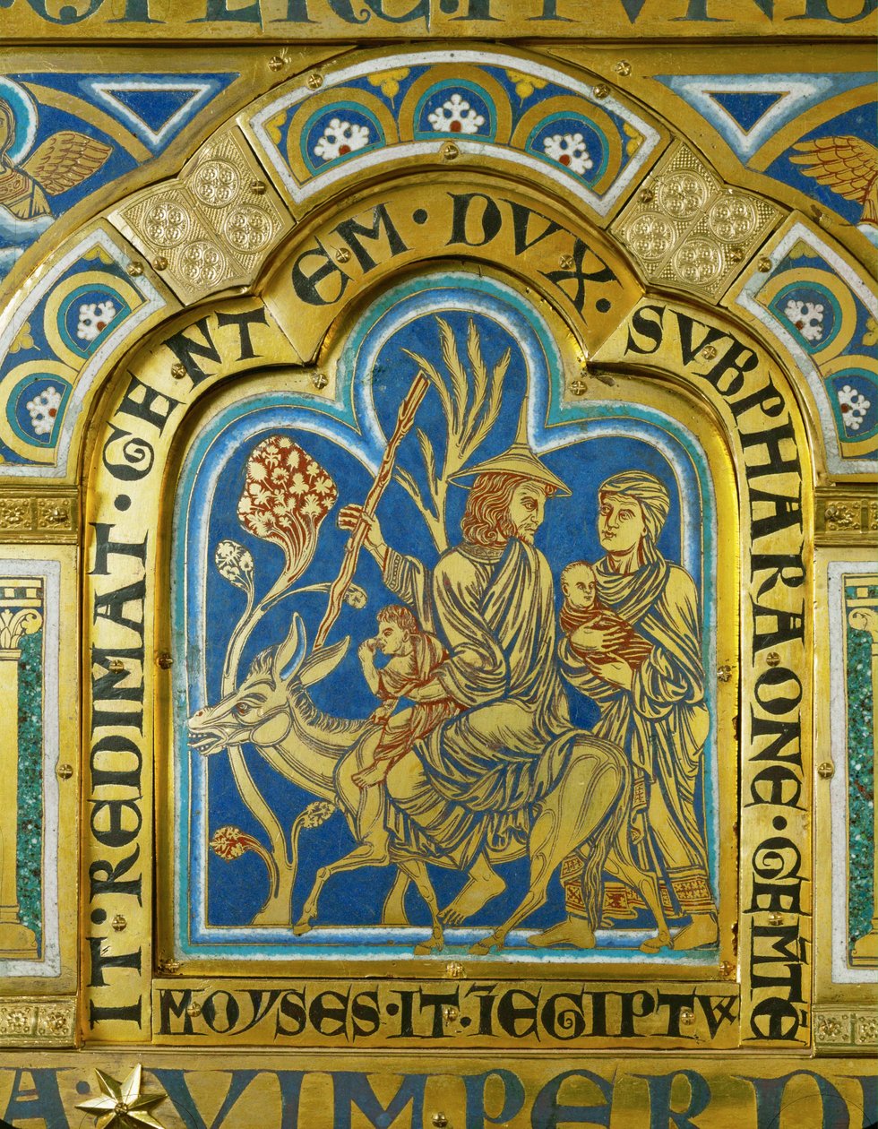 Mozes keert terug naar Egypte met zijn vrouw Zippora en twee zonen ... (email op verguld koper) door Nicholas of Verdun