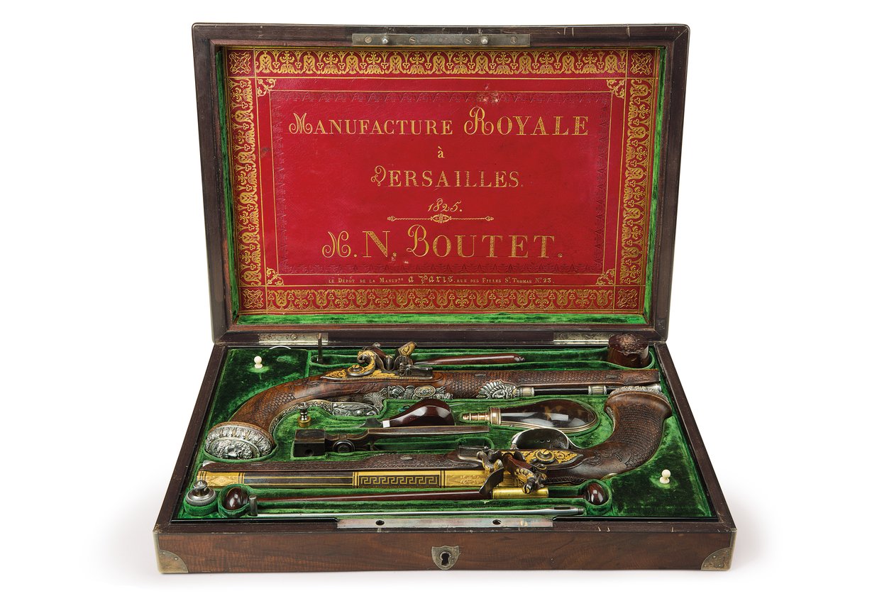 Een paar zilver-gemonteerde getrokken vuursteenpistolen, Versailles, 1825 door Nicolas Noel Boutet