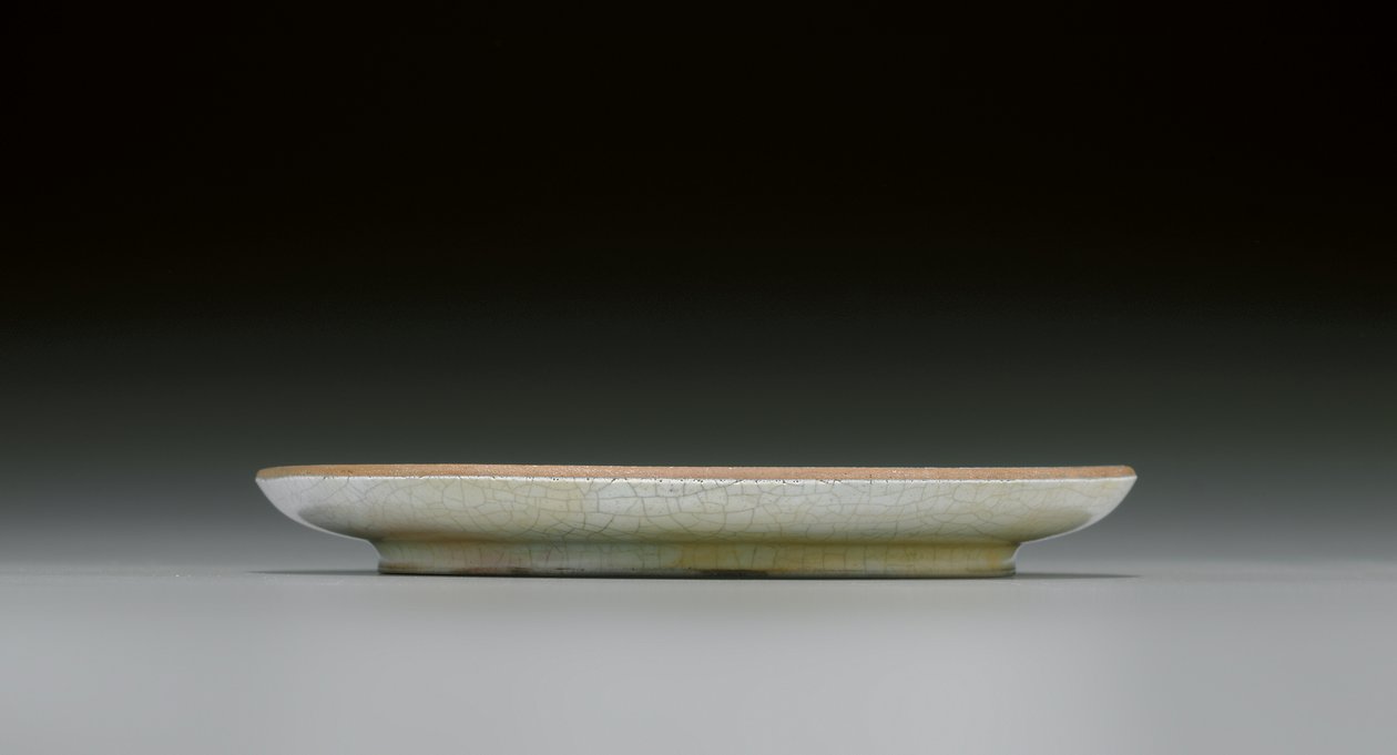 Zeldzaam Ruyao gerecht door Northern Song Dynasty Chinese School