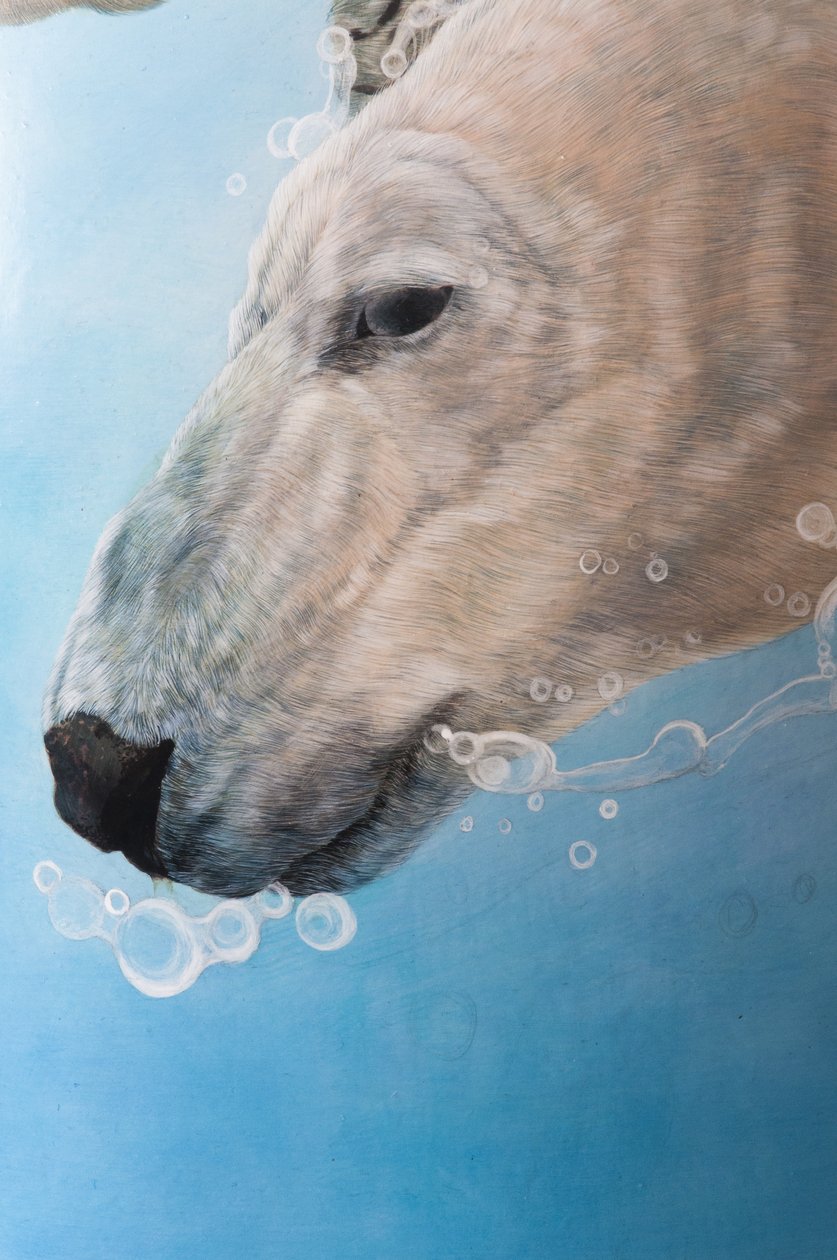 Ijsbeer ballet, detail, 2012 (acryl op glasvezel gebeeldhouwd ei) door Odile Kidd