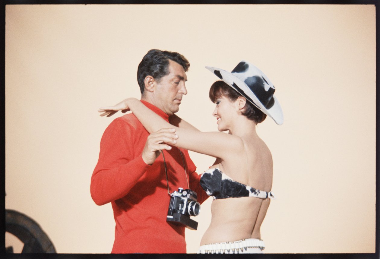 Dean Martin als Matt Helm op de set van 