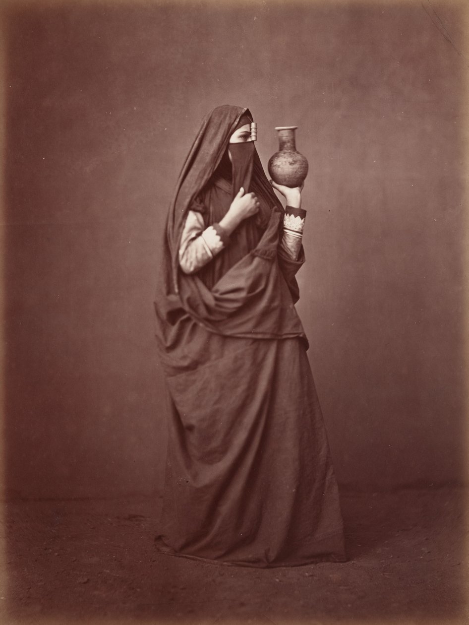 Portret van een Egyptische vrouw,c. 1870 (foto) door Otto Schoefft