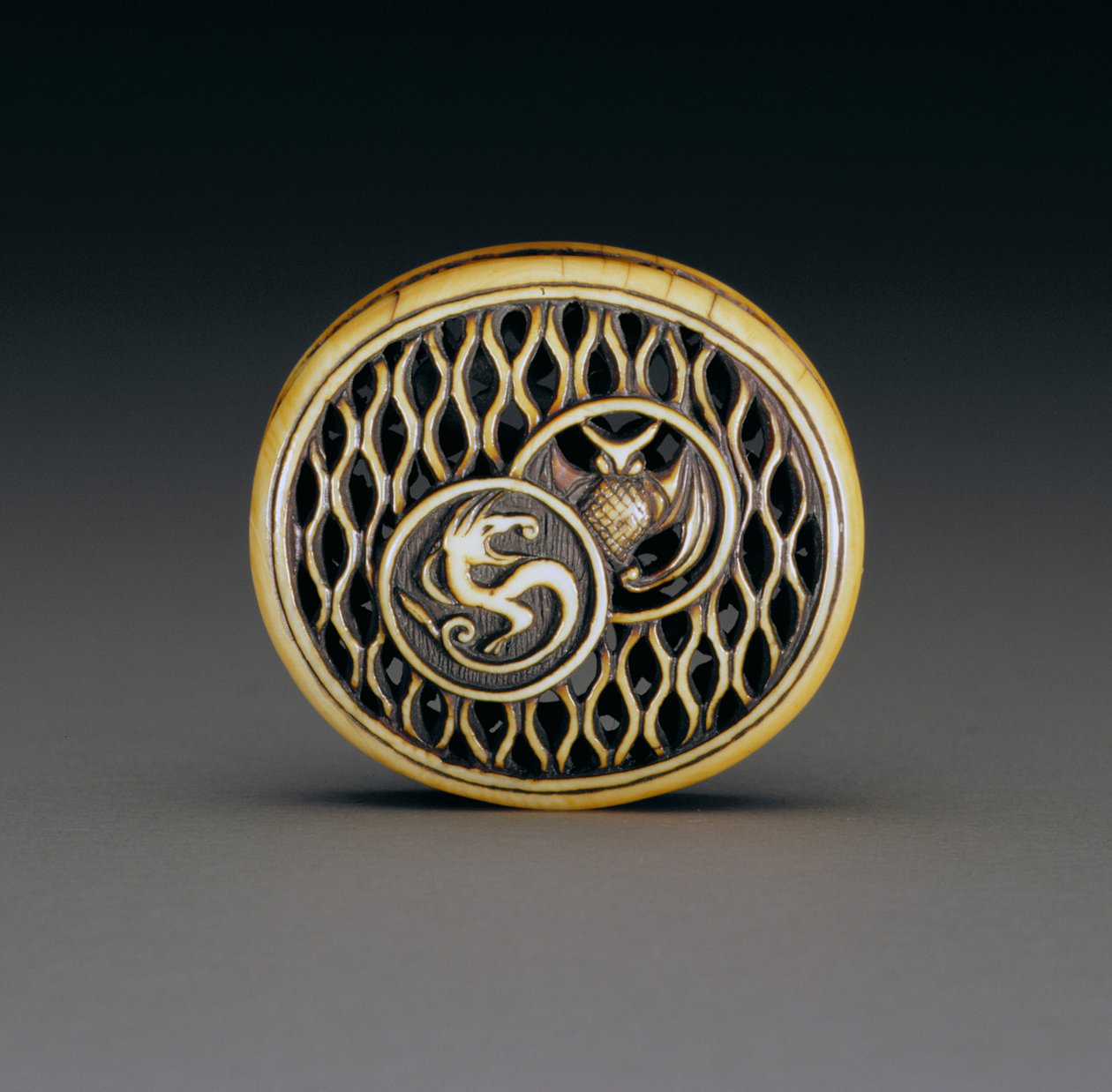 Voorzijde van een netsuke, c.1870 door Ozaki Kokusai
