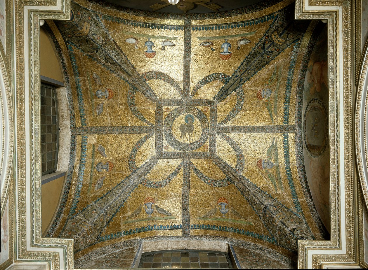 Mozaïeken uit de 5e eeuw, in het midden het lam. Gewelf van de kapel van Sint-Jan de Evangelist binnen het paleochristelijke baptisterium van San Giovanni in Laterano door Paleo Christian