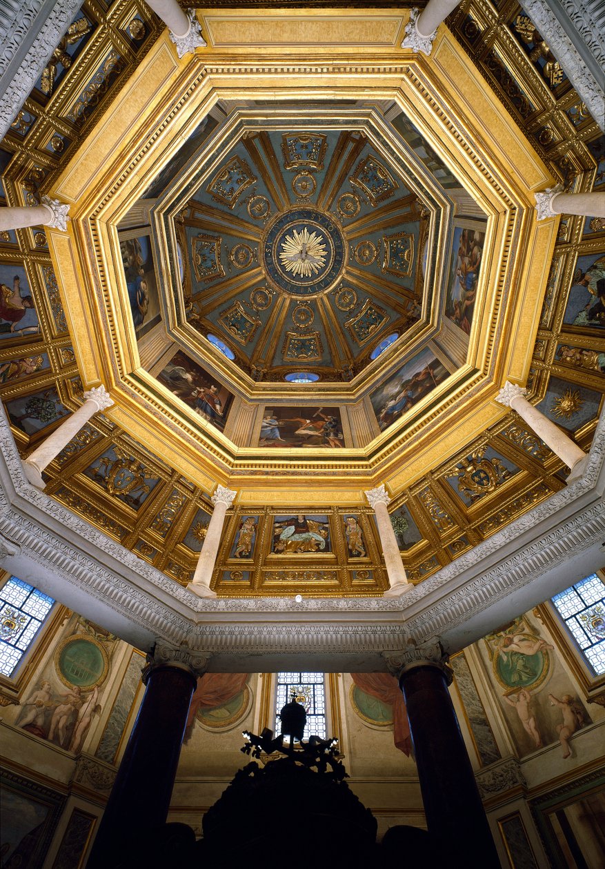 Uitzicht op het gewelf binnen het Paleochristelijke baptisterium van San Giovanni in Laterano (Sint-Jan van Lateranen), gebouwd rond 440. Rome door Paleo Christian