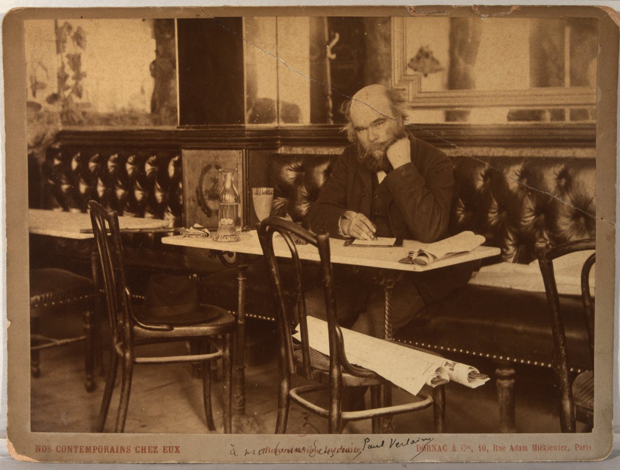 Paul Verlaine in café François 1er in Parijs door Paul Dornac