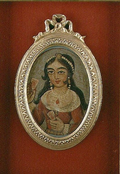 Qajar buste rondel met afbeelding van een versierde vrouw door Persian School