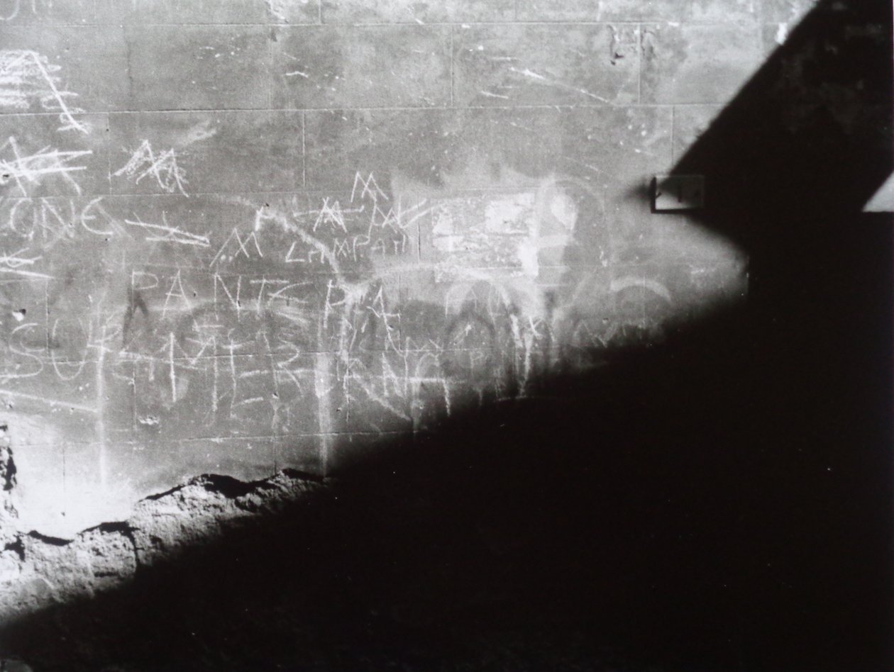 Vintage zwart-wit foto nr. 2, 1989 door Peter McClure