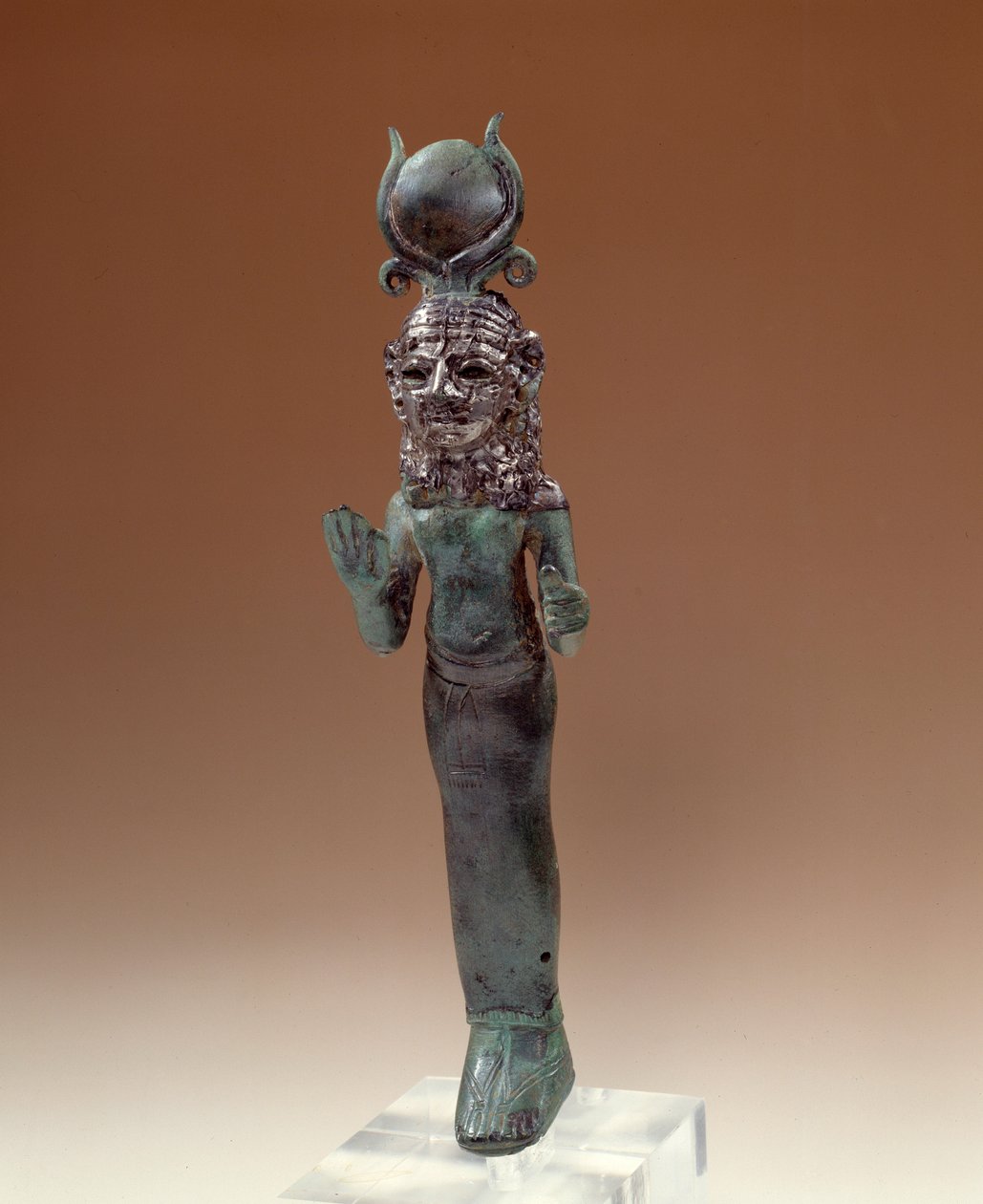 Oosterse Oudheden: Fenicische godin. Beeldje van brons en zilver. 700-600 v.Chr. Parijs, Louvre Museum door Phoenician