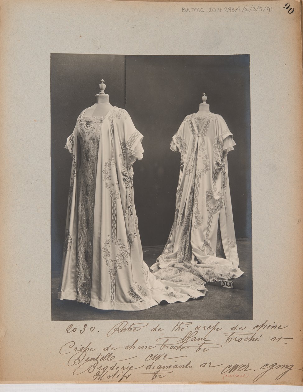 Albumblad: House of Worth, Baljurk door Photographer French