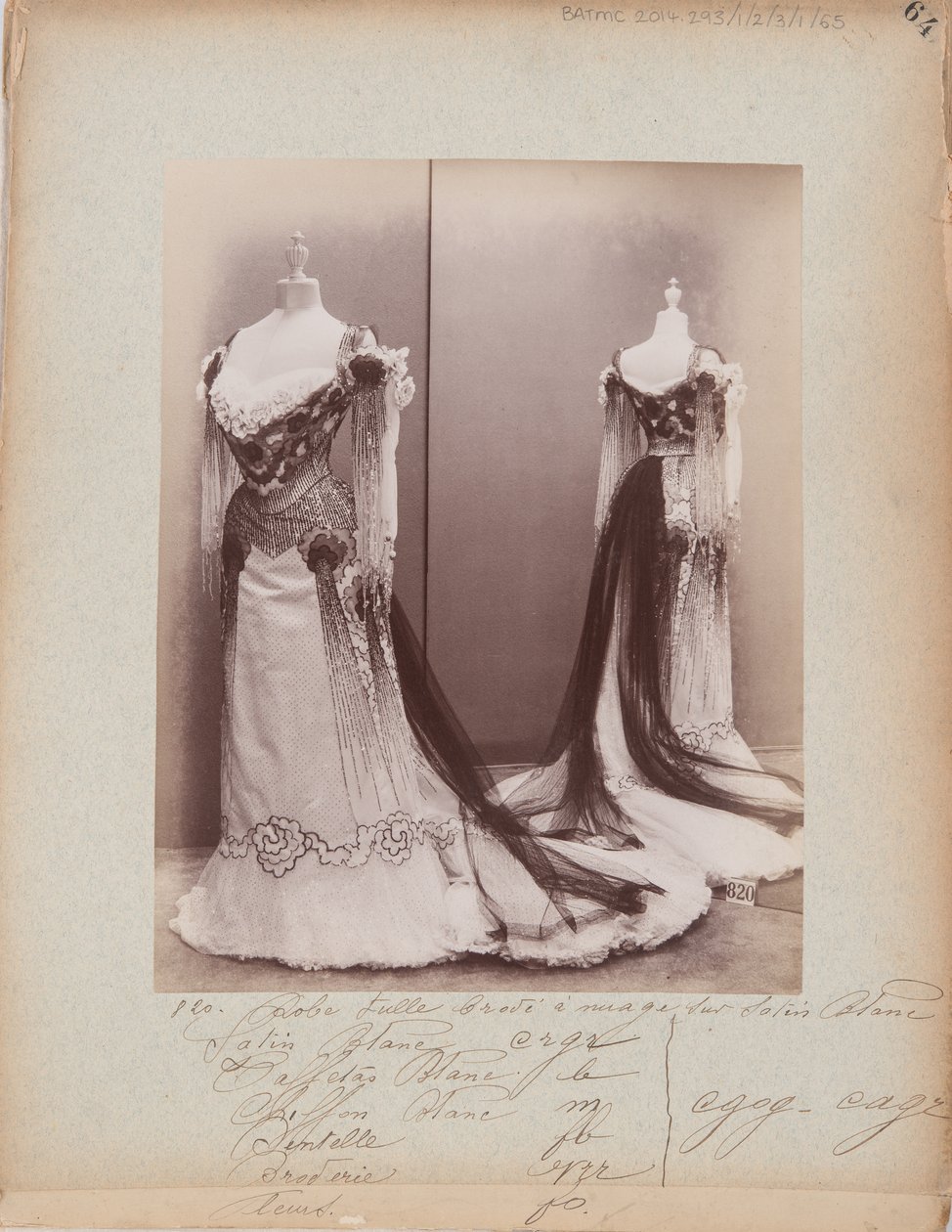 Albumblad: House of Worth, Baljurk door Photographer French