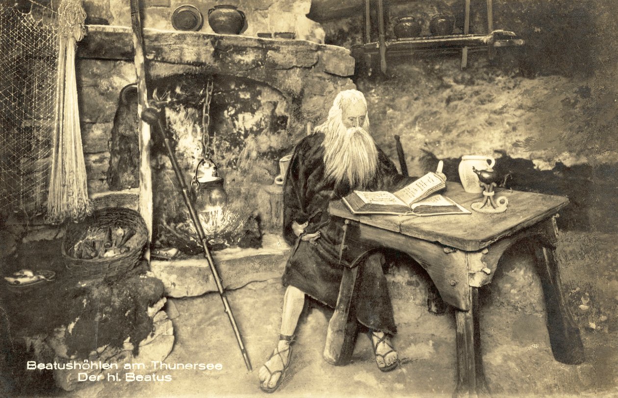 Beeld van Sint Beatus, grotten van Beatus, Beatenberg, Zwitserland (z/w foto) door Photographer Swiss