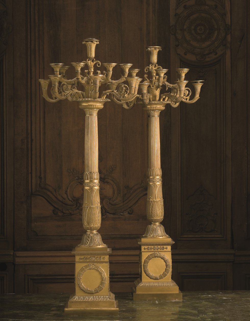 Een paar Empire Ormolu Twaalfrankenkandelaars, vroeg 19e eeuw (verguld brons) door Pierre Philippe Thomire