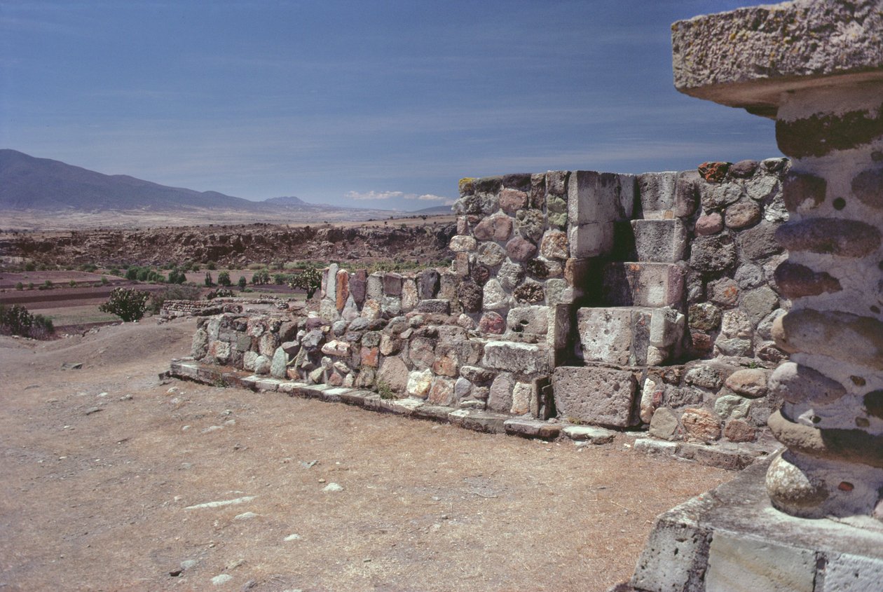 Een trap in een muur, Late Post-Klassieke Periode door Pre Columbian