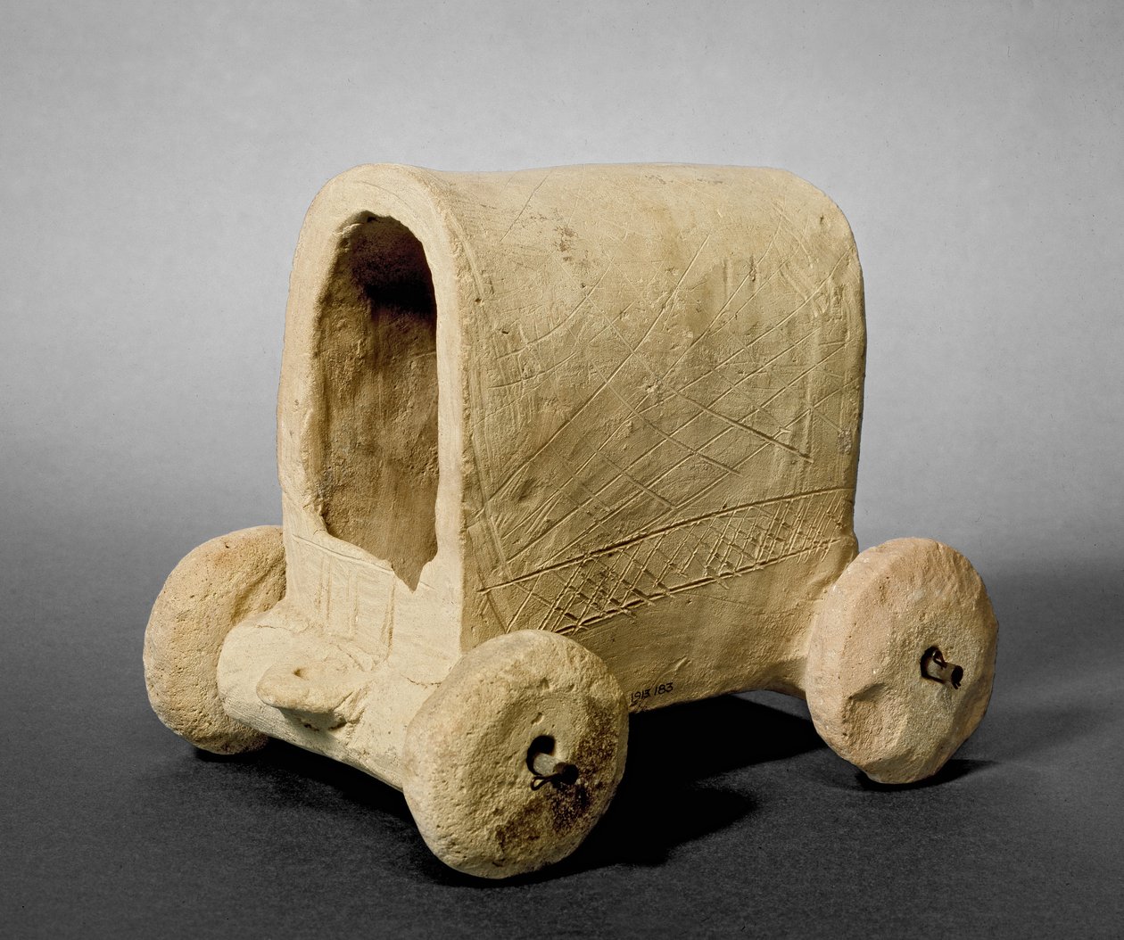Model van een overdekte wagen, vermoedelijk uit Hammam bij Carchemish (Jerablus) Syrië, ca. 2400-2300 v.Chr. door Prehistoric