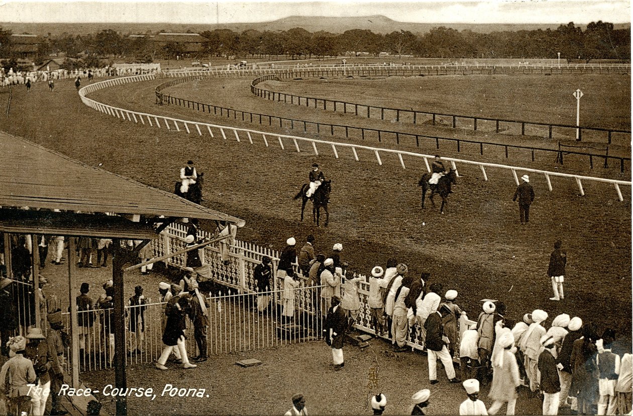 De Renbaan, Poona, c.1900-30 door Raphael Tuck and Sons