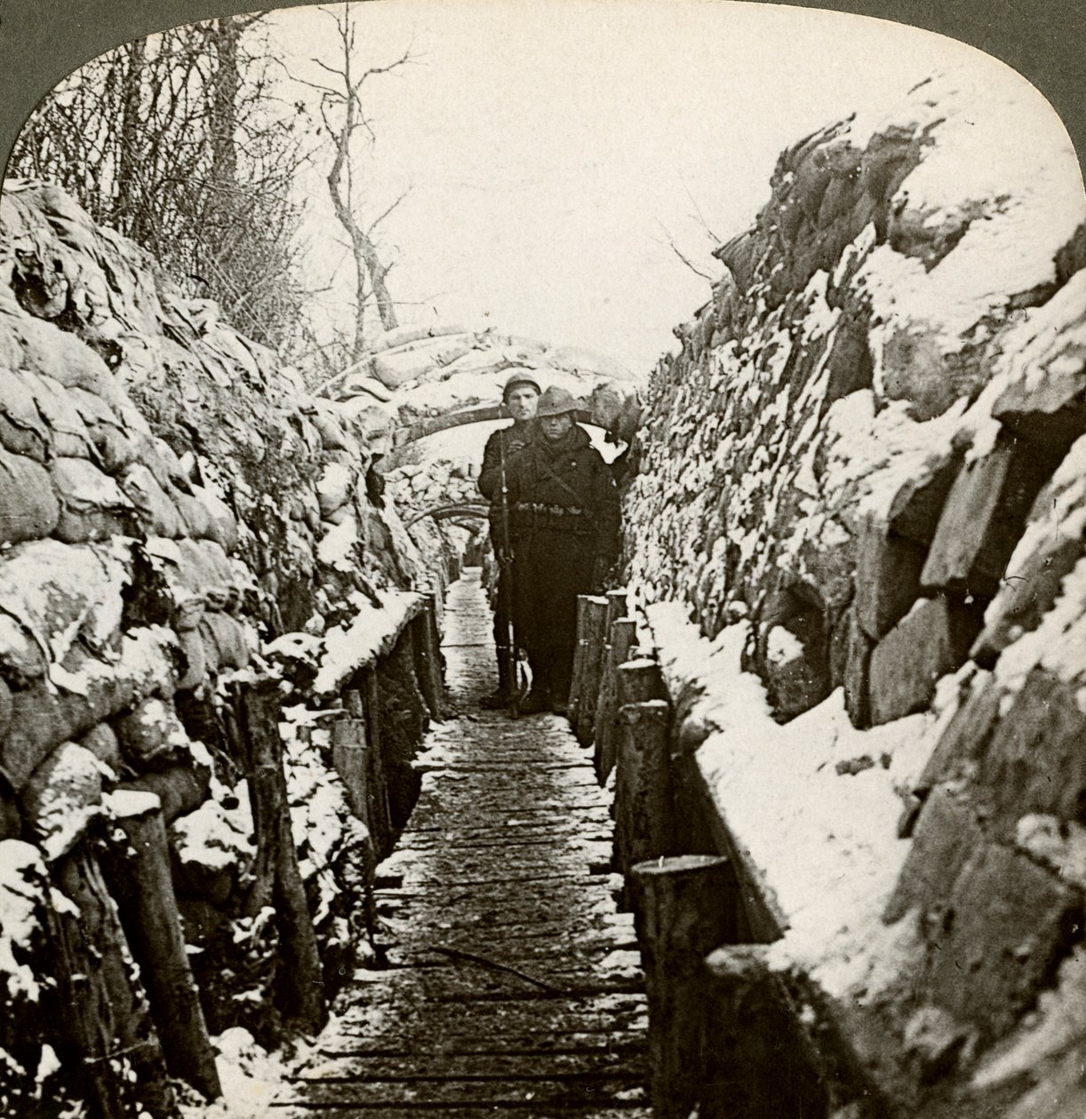 Winter in de Belgische loopgraven bij Nieupoort, België 20e eeuw door Realistic Travels Publishers