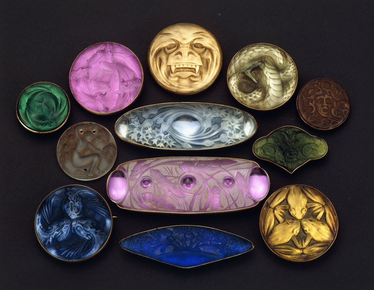 Diverse glazen voorwerpen door Rene Jules Lalique