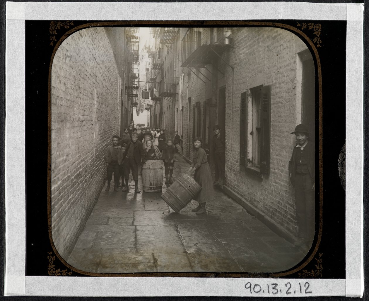 Gotham Court, 38 Cherry Street, c.1890 door Richard Hoe Lawrence