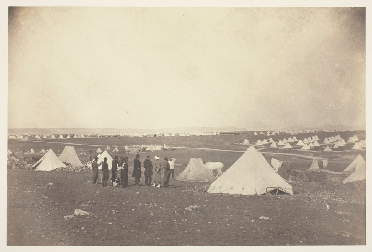 Kwartieren van Generaal Bosquet met Uitzicht op Mackenzie Farm, 1855 door Roger Fenton