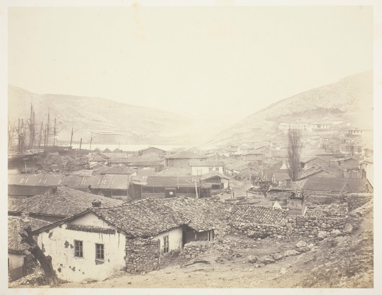 Algemeen beeld van Balaklava door Roger Fenton