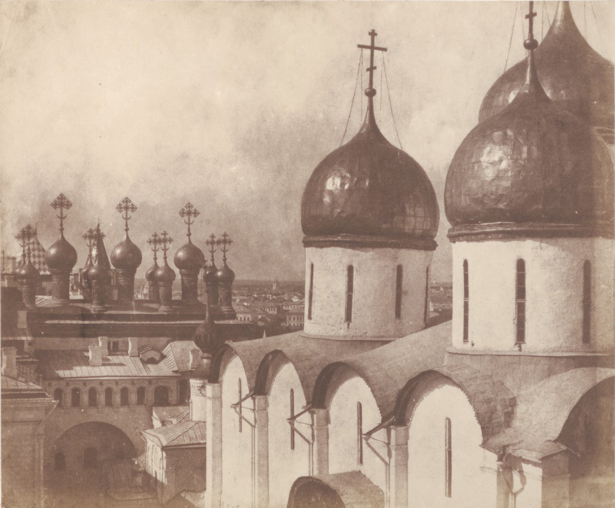 Moskou, koepels van kerken in het Kremlin, 1852 door Roger Fenton