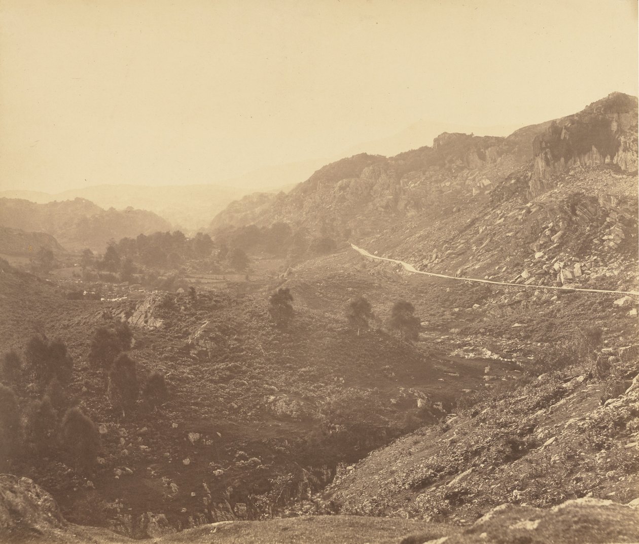Gezicht in Dolwyddellan: middag. door Roger Fenton