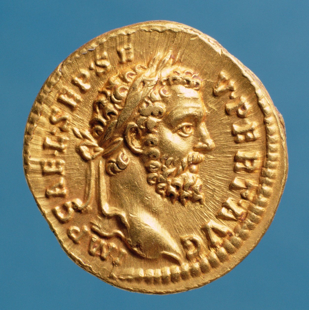 Aureus (voorzijde) van Septimius Severus (193-211) met een lauwerkrans. Inscriptie: IMP CAE L SEP SEV PERT AVG door Roman