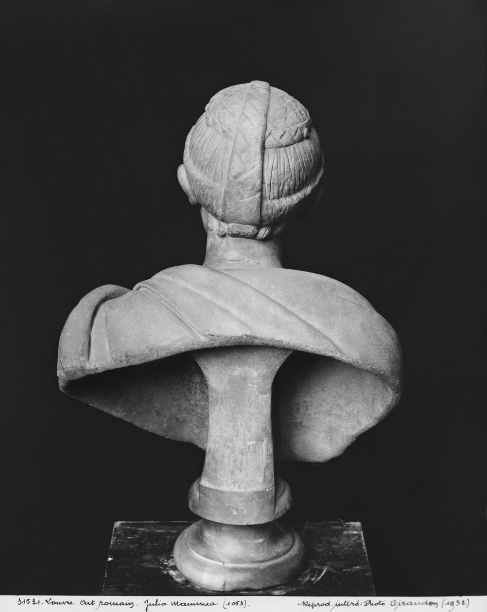 Buste van Julia Mamaea (180-235 AD) moeder van keizer Severus Alexander (205-235 AD) van achteren gezien, c.230 door Roman
